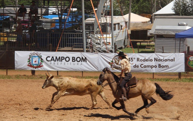 Prova de laço que dará m carro 0km ao vencedor no Rodeio de Campo Bom