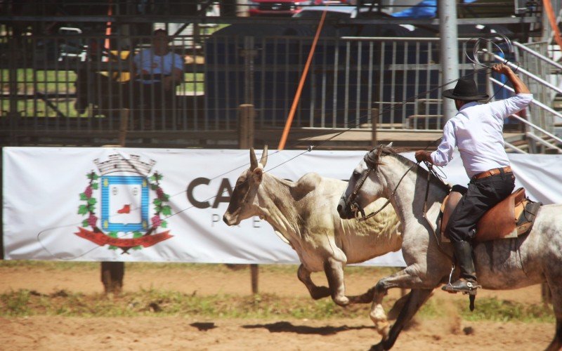 Prova de laço que dará m carro 0km ao vencedor no Rodeio de Campo Bom