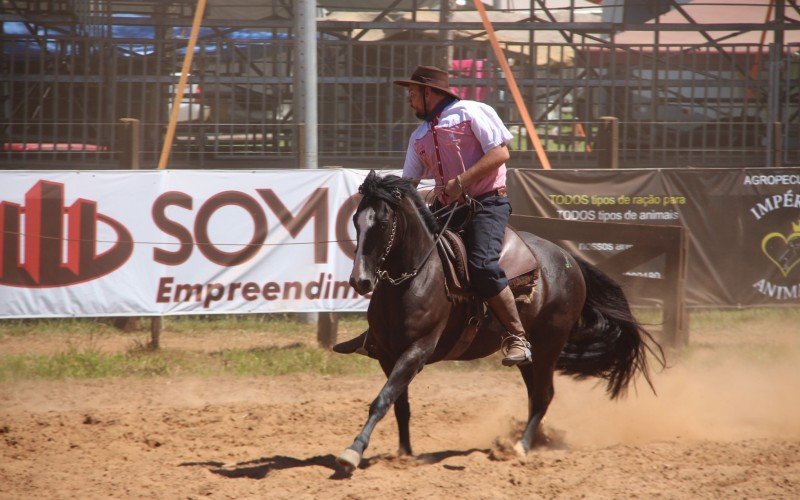 Prova de laço que dará m carro 0km ao vencedor no Rodeio de Campo Bom