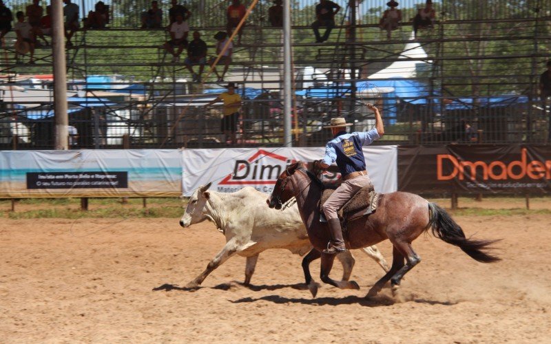 Prova de laço que dará m carro 0km ao vencedor no Rodeio de Campo Bom