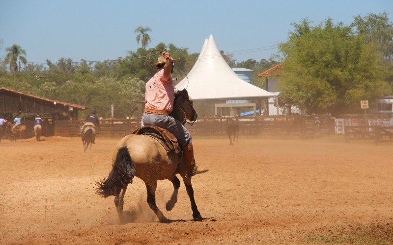 Prova de laço que dará m carro 0km ao vencedor no Rodeio de Campo Bom | abc+