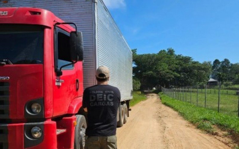 Apuração da Polícia Civil culminou na recuperação dos caminhões levados no último domingo (2) em Canoas