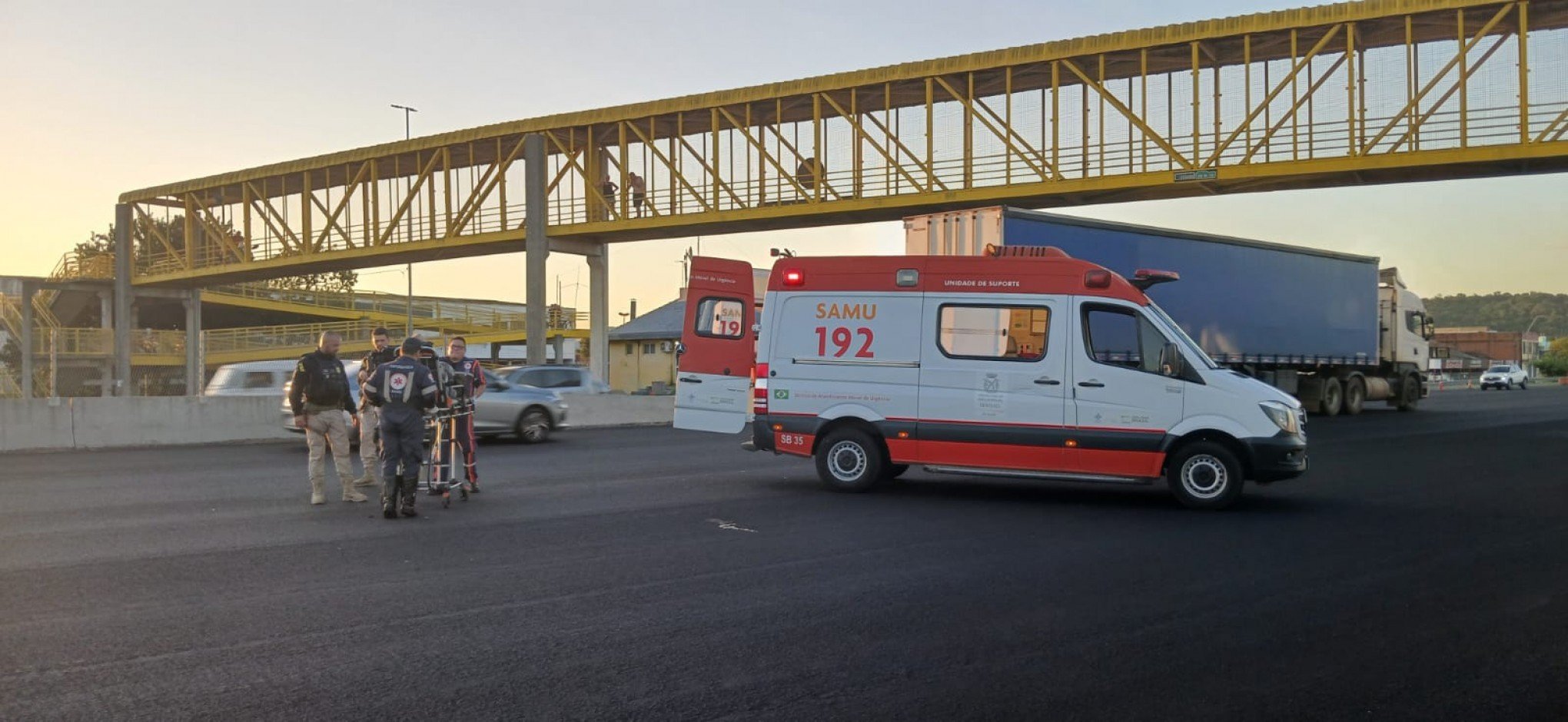 TRÂNSITO: Motociclista morre após colisão com placa de sinalização na Scharlau