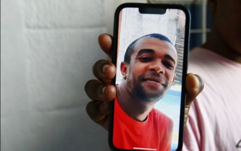 O pedreiro Cláudio Adão de Oliveira, 38 anos, morreu com um tiro no abdômen