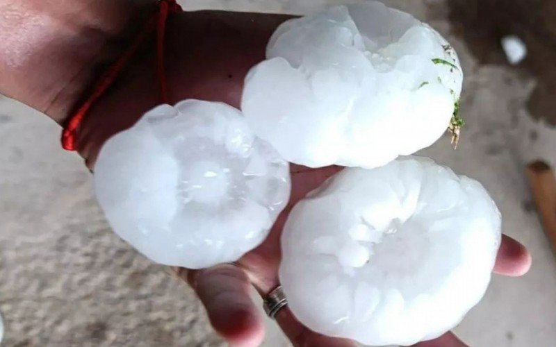 Queda de granizo impressionou argentinos durante onda de calor | abc+