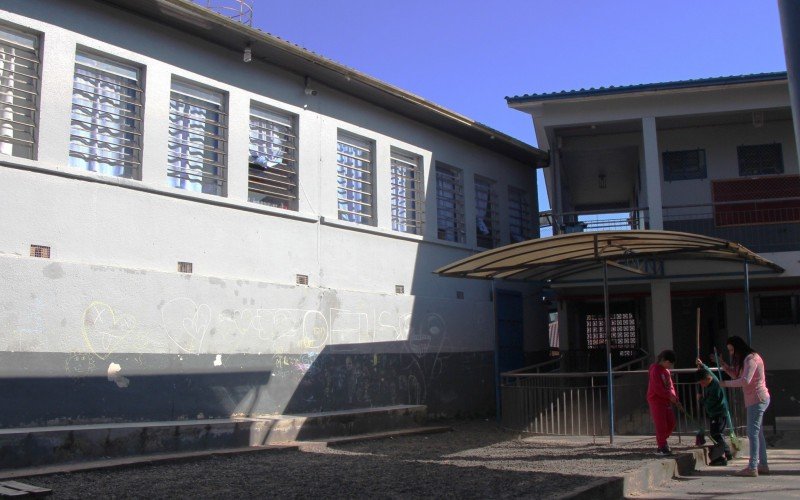 Câmeras de segurança aumentam a segurança nas escolas municipais