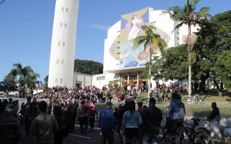 Peregrinação reúne milhares de fiéis no Santuário todos os anos