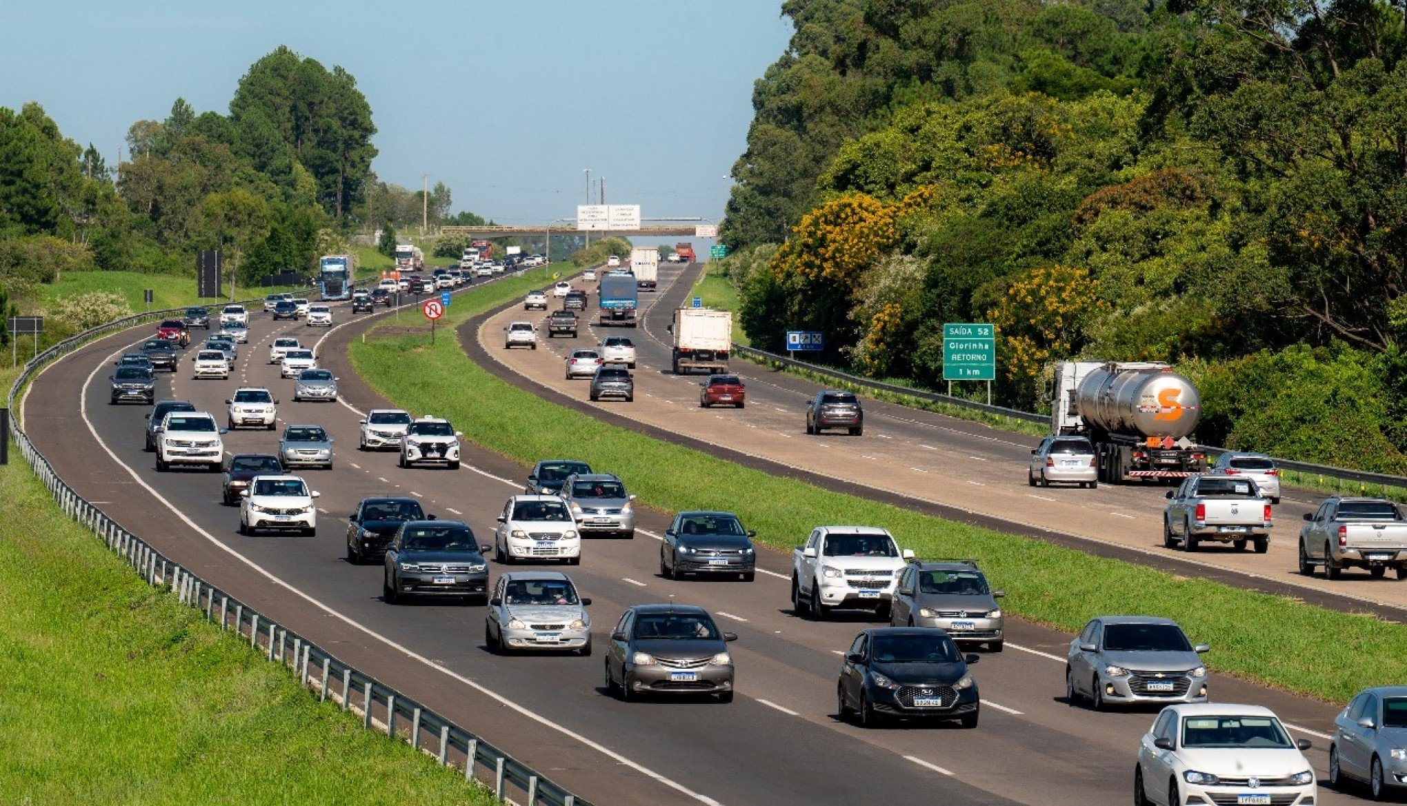 BR-290: Últimos dias da onda de calor levam milhares de motoristas ao litoral norte; veja a previsão da CCR ViaSul