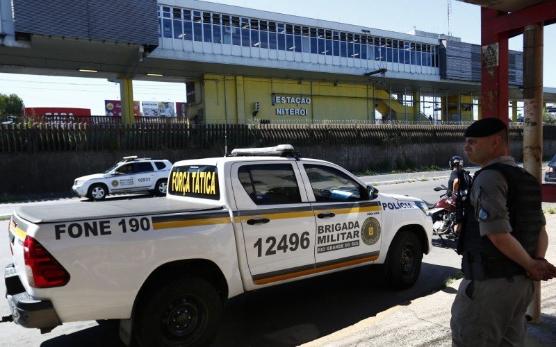 Brigada Militar reforçou o policiamento ostensivo na Estação Niterói após o confronto na manhã deste sábado (8)