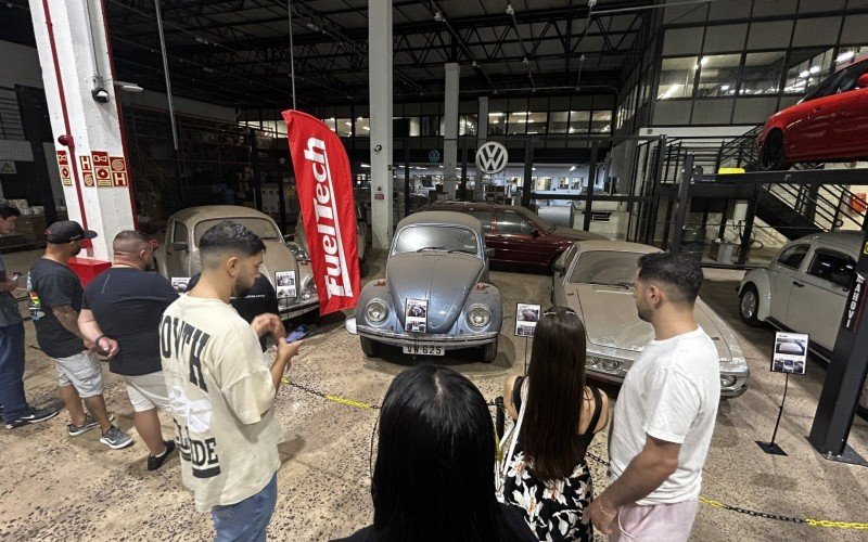 Carros raros da antiga Comercial Gaúcha adquiridos por empresário do EUA são expostos em evento da FuelTech, em Porto Alegre