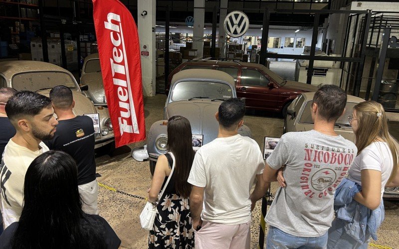 Carros raros da antiga Comercial Gaúcha adquiridos por empresário do EUA são expostos em evento da FuelTech, em Porto Alegre