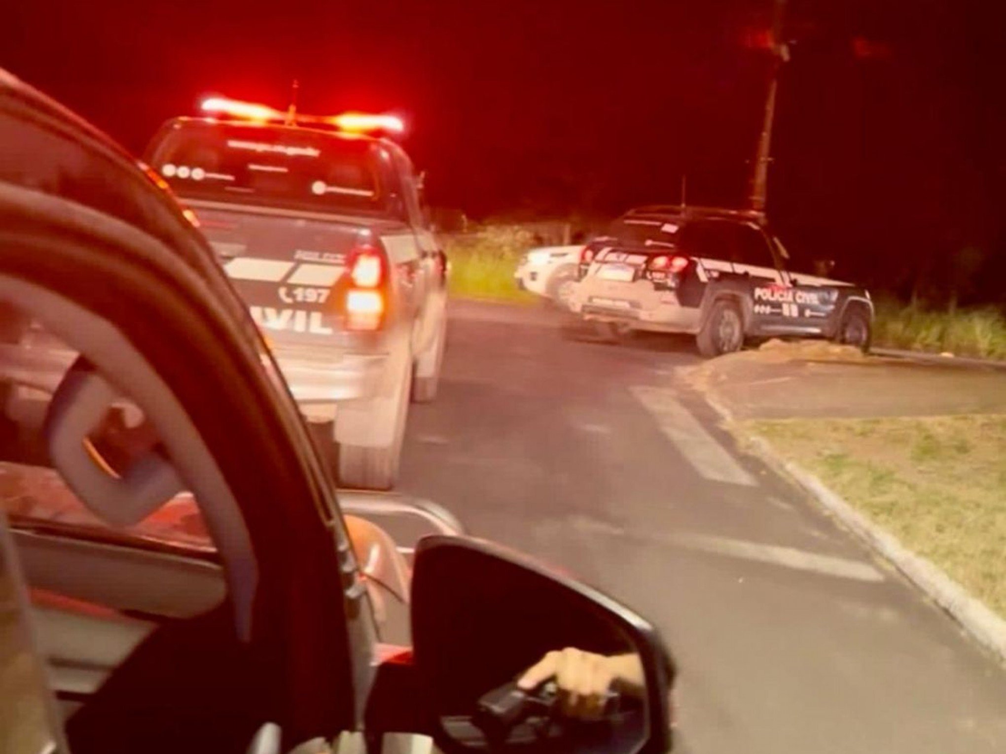 "Chegou a bater nela grávida com enxada", diz delegada sobre violência contra adolescente mantida em cárcere com janelas pregadas