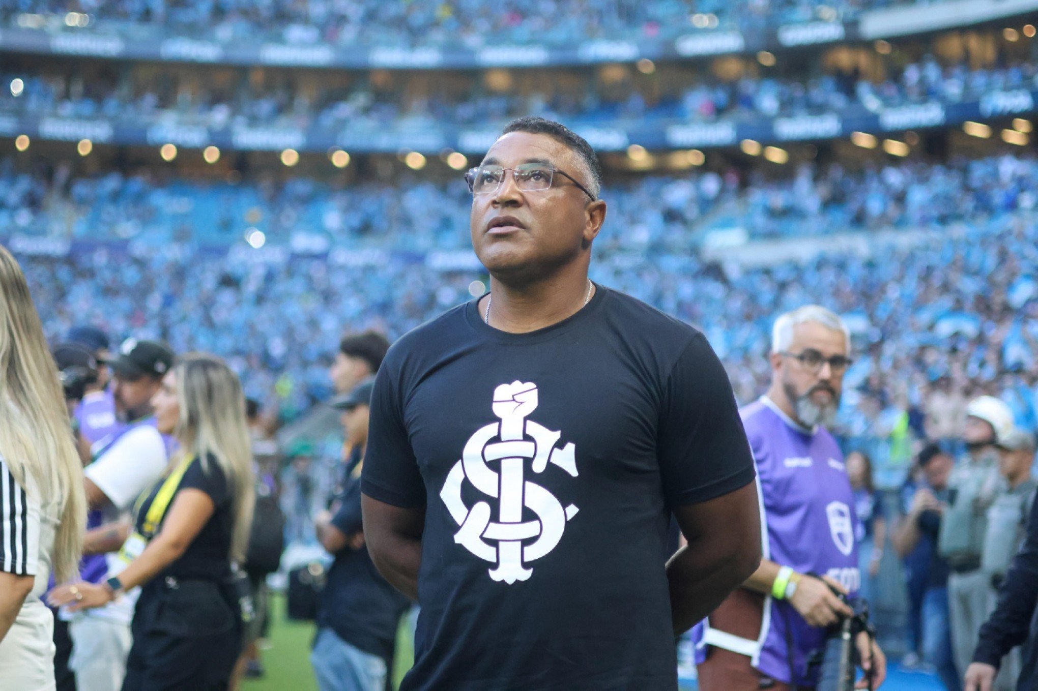 Roger comenta situação sofrida por atacante Luighi: "Seguimos firmes na luta"