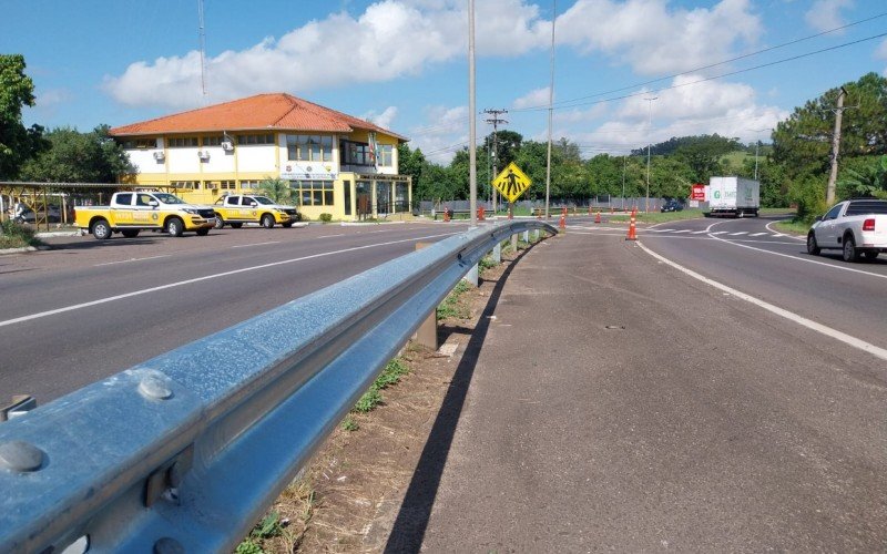 EGR instala novas defensas (guard-rail) em pontos da RS 239 em Sapiranga | abc+