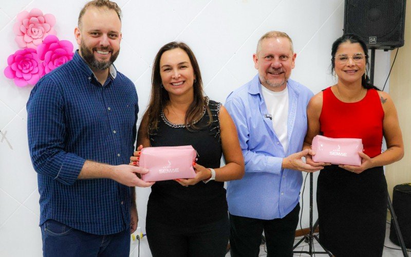 Ação de dia da mulher do Semae contou com a presença do diretor-geral Gabriel Dias, da vice-prefeita Regina Caetano, do prefeito Heliomar Franco e da primeira-dama Simone Dutra