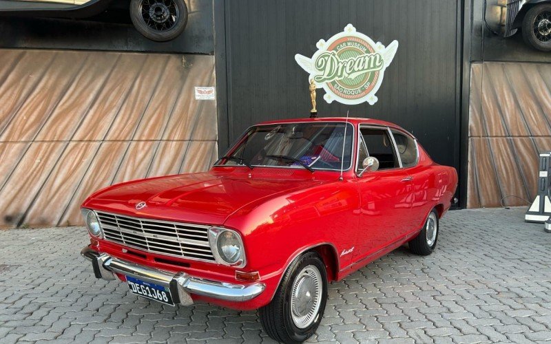 Opel Kadett 1968 está em exposição no Dream Car Museum