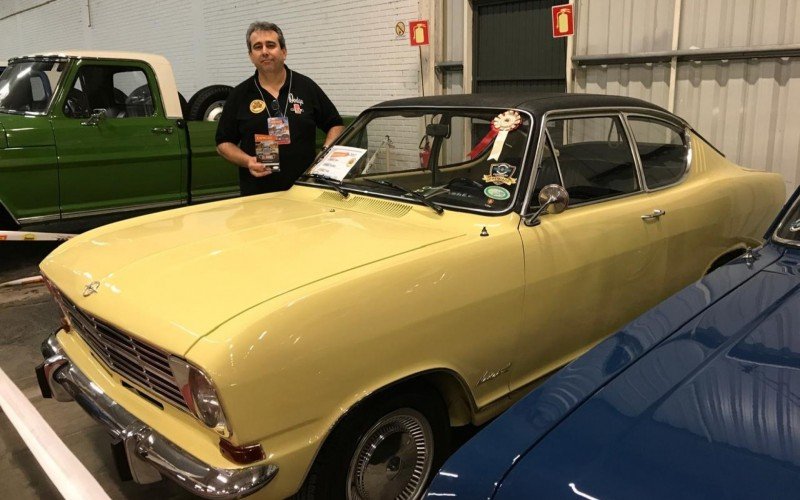 Alexandre Gireli com o Kadett 1968 na Expoclassic 2016