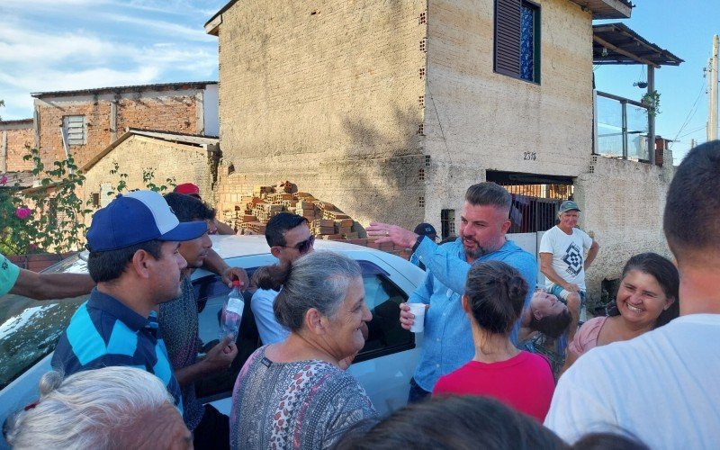 Finck esteve com moradores do bairro Santo Afonso na última semana | abc+