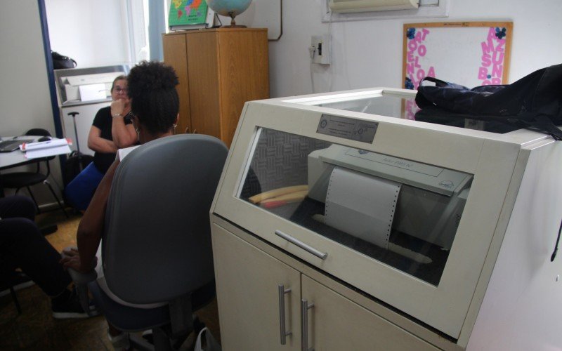 Adevis possui uma impressora que imprime em braile