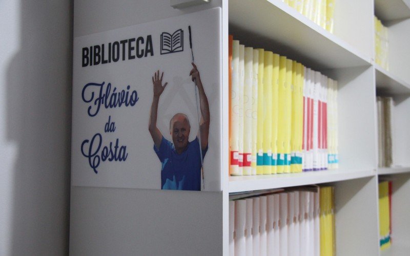 Local conta com biblioteca com diversos títulos em braile
