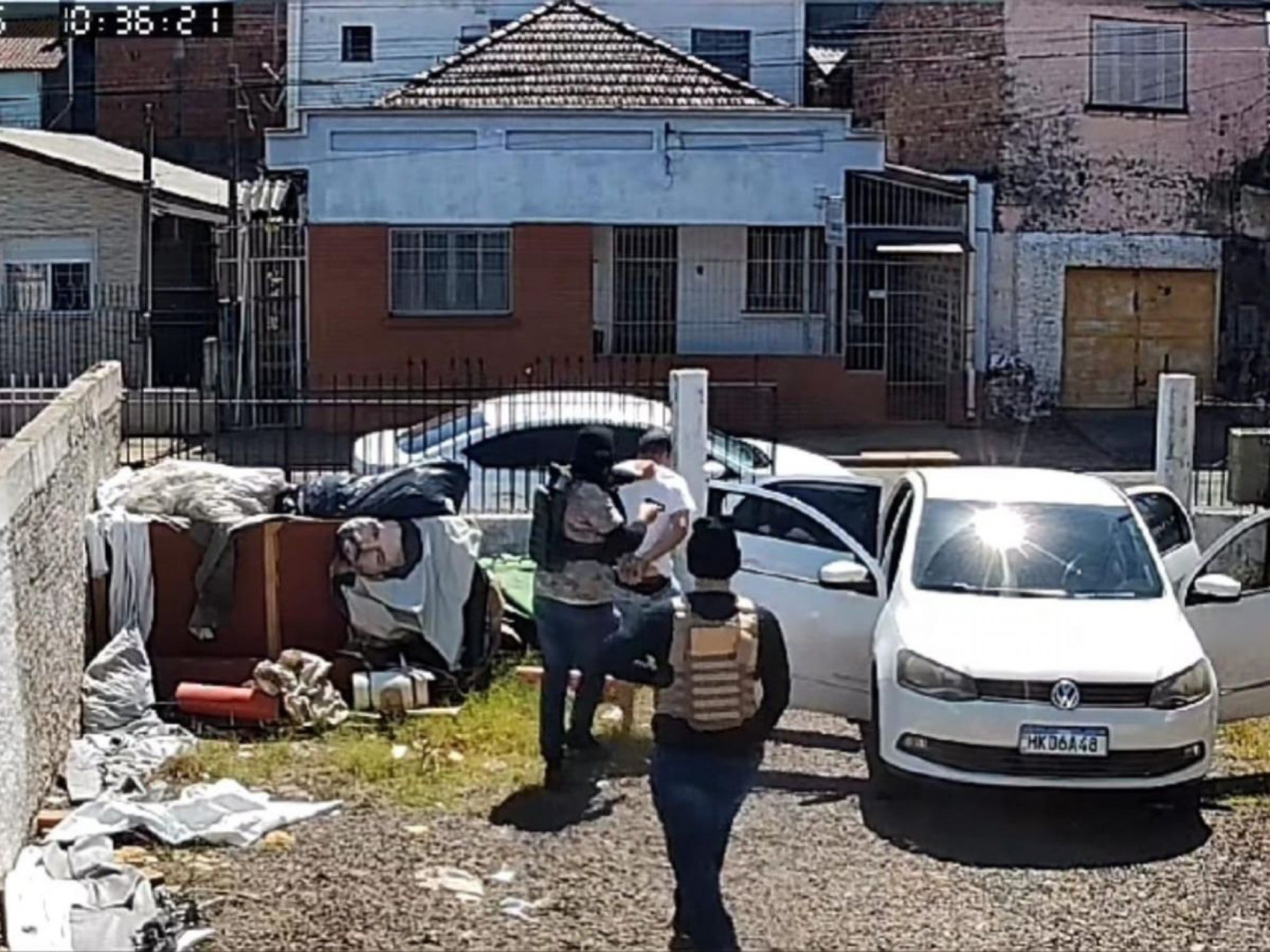 "Chão, chão, chão, deita logo": Vídeo mostra ação de falsos policiais civis que sequestraram e mataram empresário carbonizado