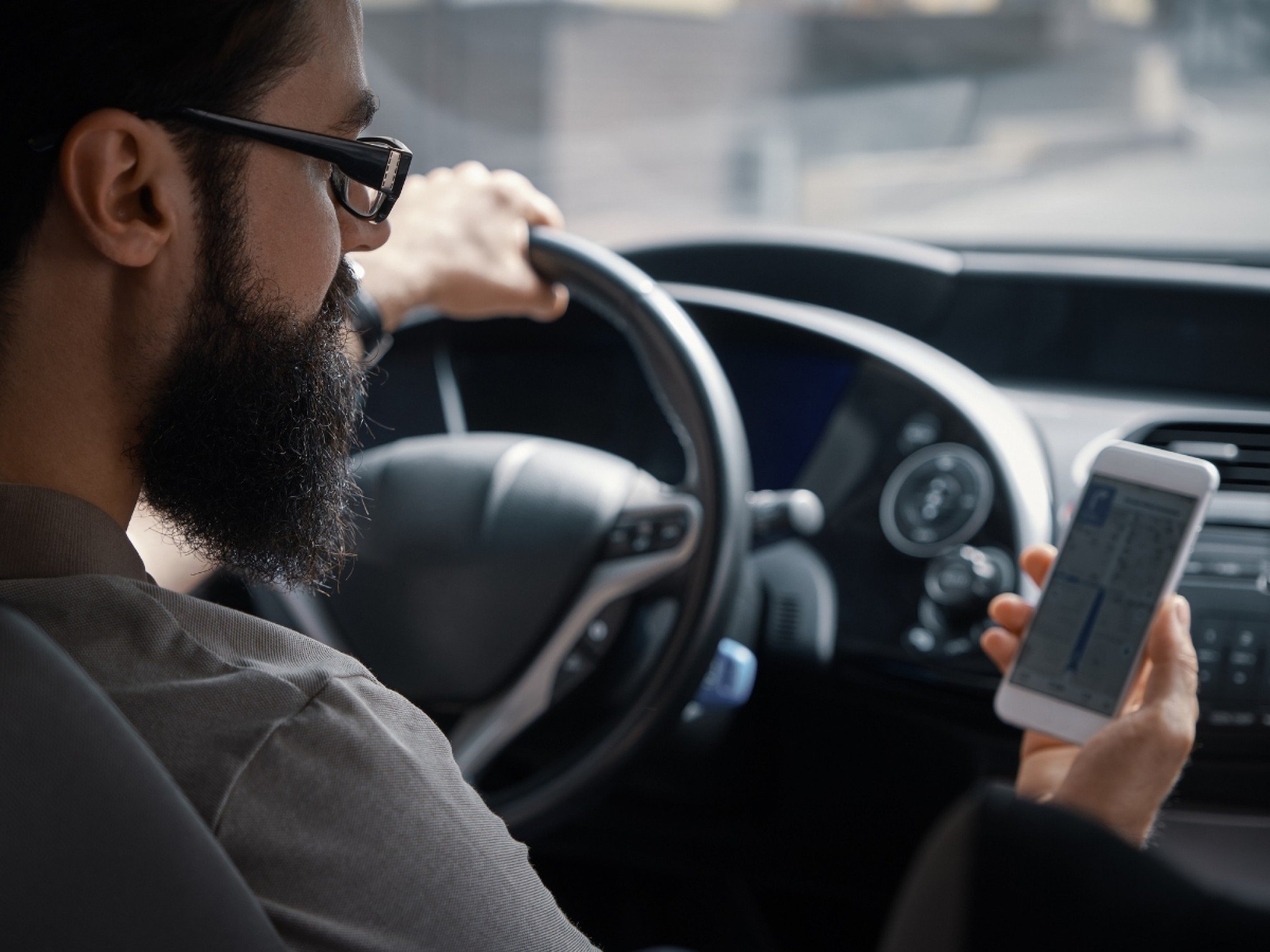 Uber informa carros que deixarão de ser aceitos em categorias; saiba o prazo e quais modelos