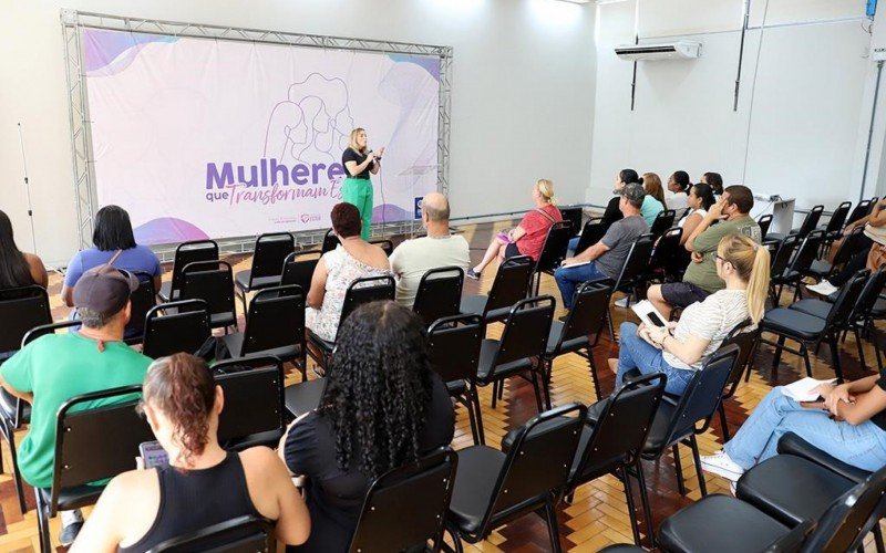 Primeira-dama de Esteio, Gabriela Fidelis, no CapacitaElas