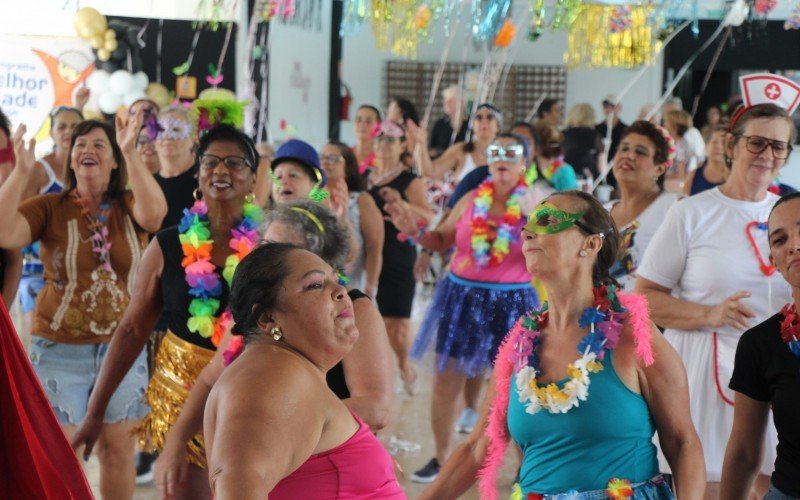 Carnaval, baile   matinê dançante no Grêmio Atiradores Novo Hamburgo  | abc+