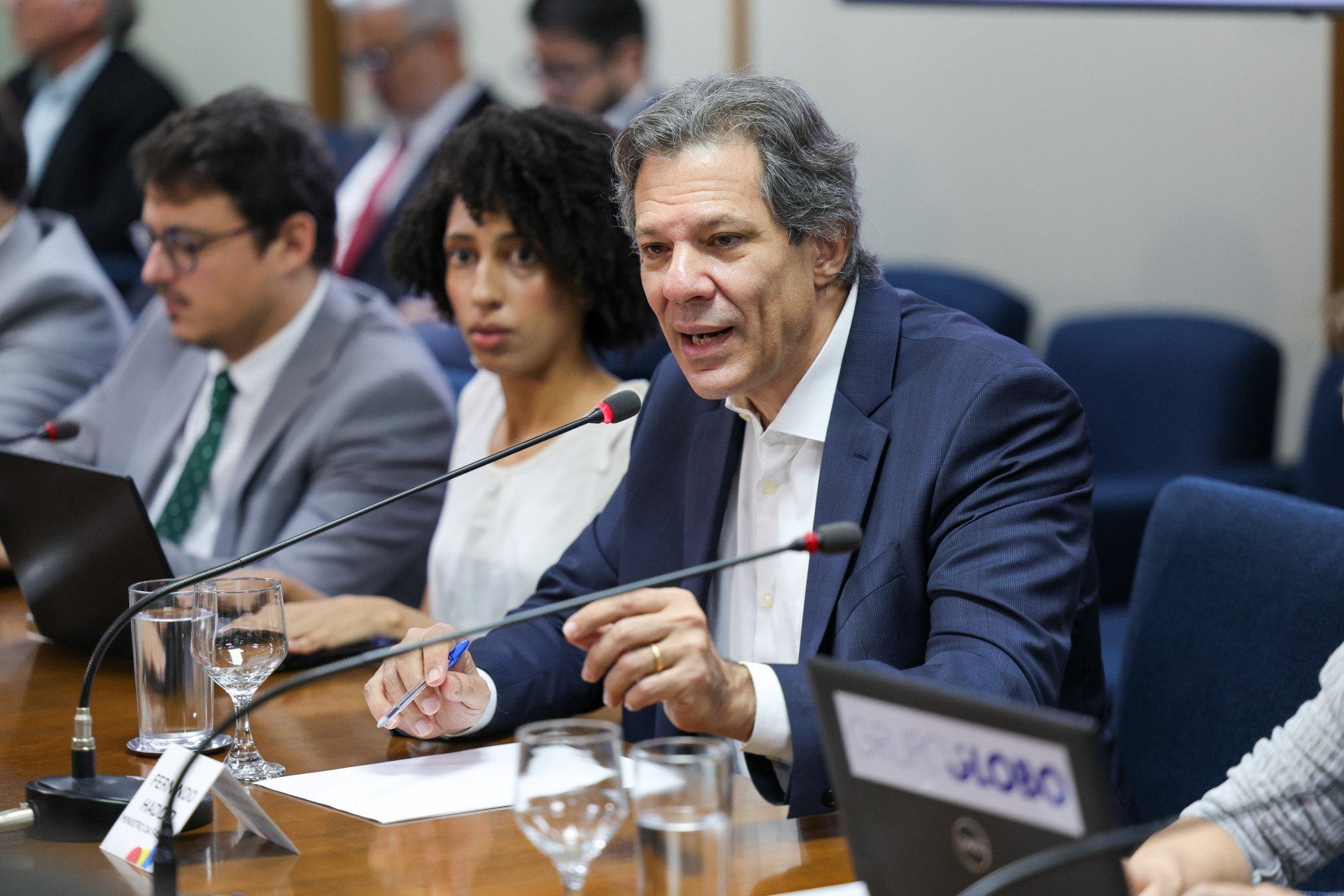 Ordem é negociar e não retaliar, diz Haddad sobre tarifas dos EUA
