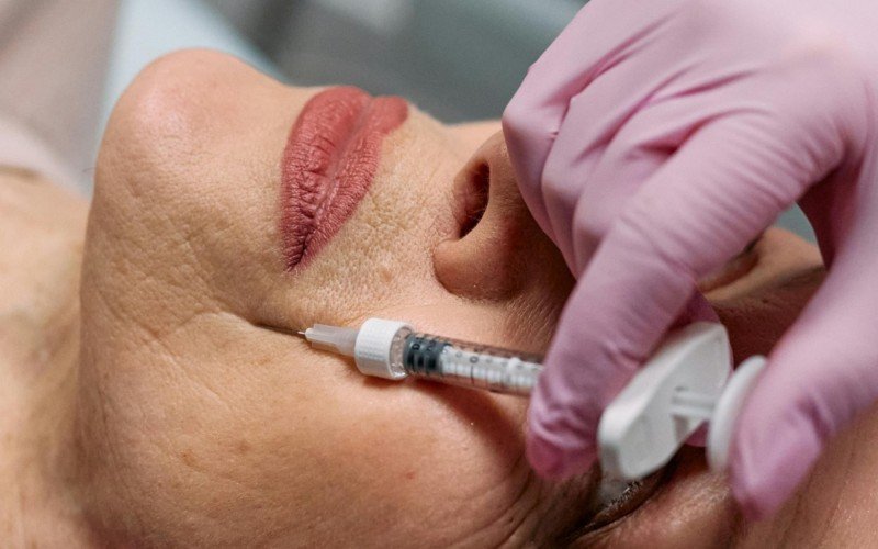 Botox / Aplicação de botox / toxina botulínica, | abc+