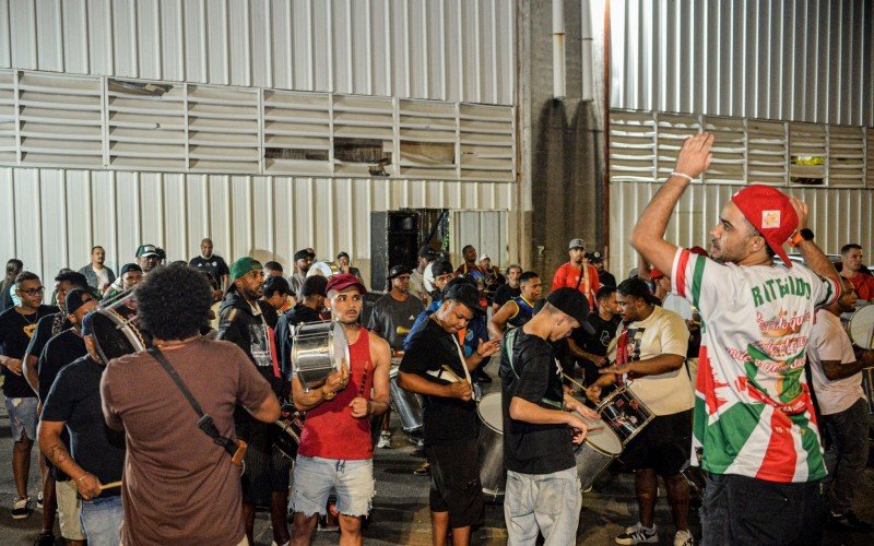 Protegidos desfila em Porto Alegre na sexta-feira, dia 14, com a reedição do samba "A Protegidos toda Zen - Budismo o Caminho para a iluminação" | abc+