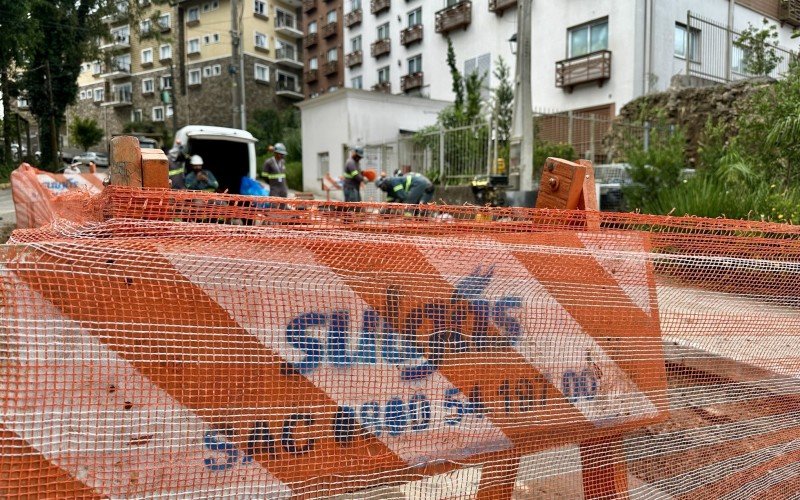 Obras de expansão da rede de gás natural da Sulgás, em Gramado