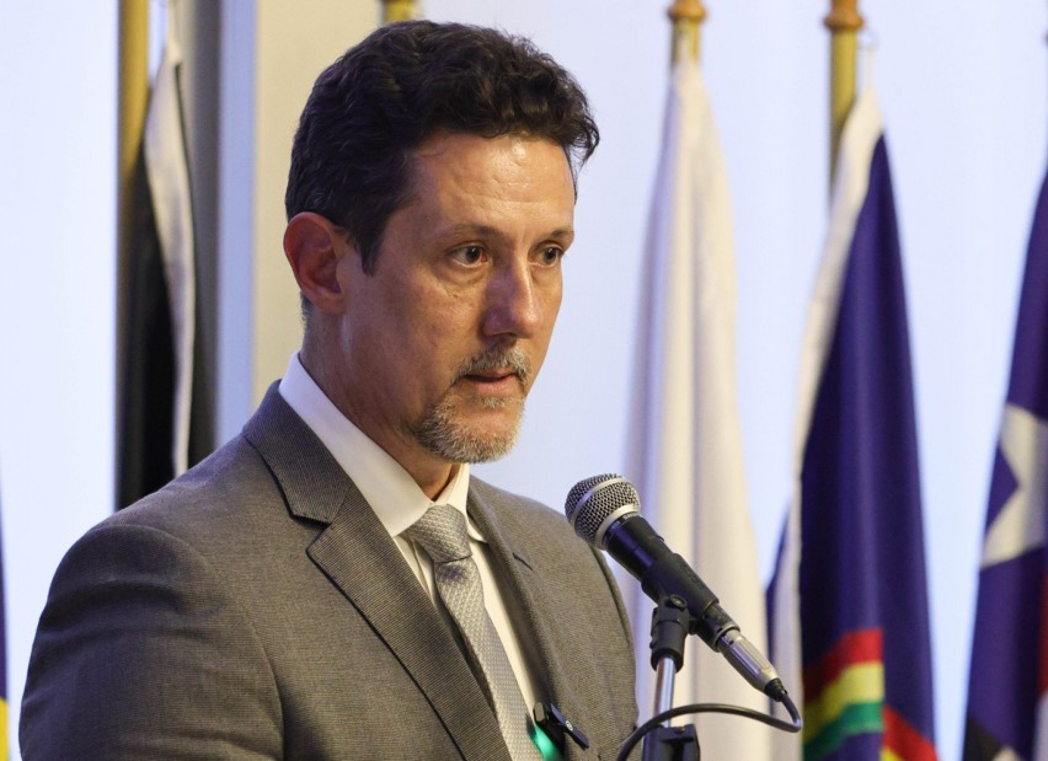 Deputado cobra investigação sobre aumento repentino no preço da gasolina