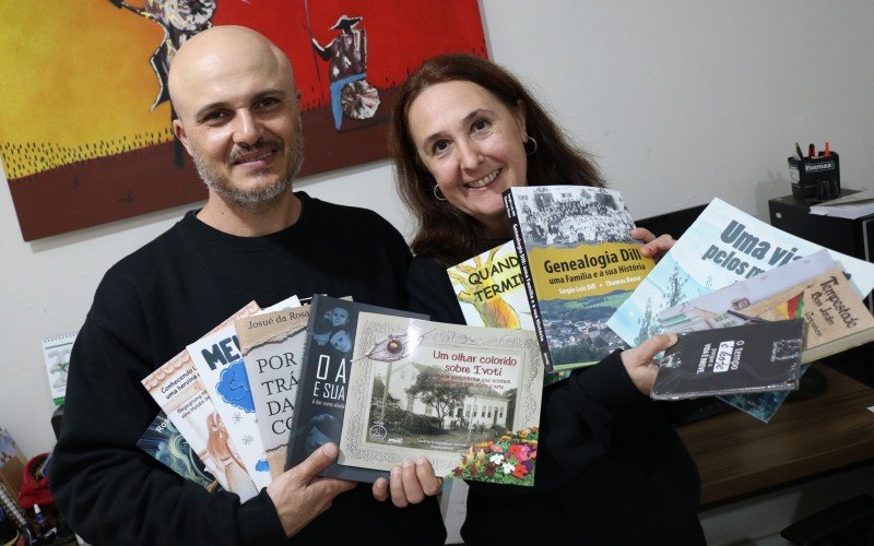Cleber e Sandra trabalham com edição de livros | abc+