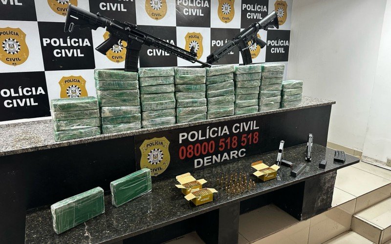 Armas, drogas e munições foram apreendidos pelo Denarc na casa onde guarda baleou inspetor | abc+