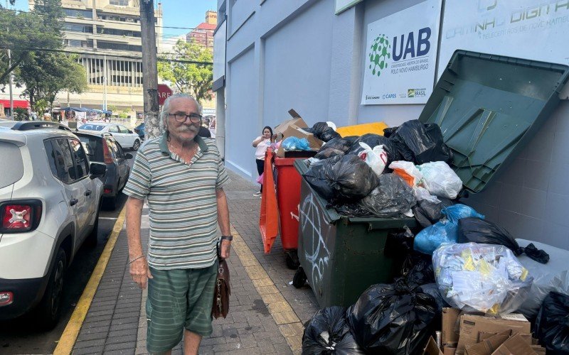 Aposentado e morador da Avenida Nicolau Becker, Nelson Rodrigues, 76 anos, afirma que, em frente ao seu condomínio, a situação é a mesma do entorno do Centro | abc+