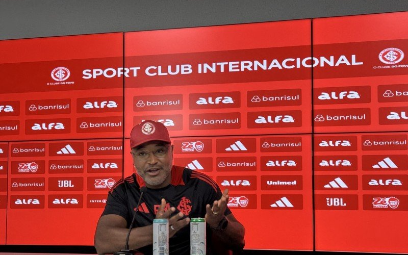 Além do Gre-Nal, Roger Machado falou sobre o atacante Luighi, vítima de racismo | abc+