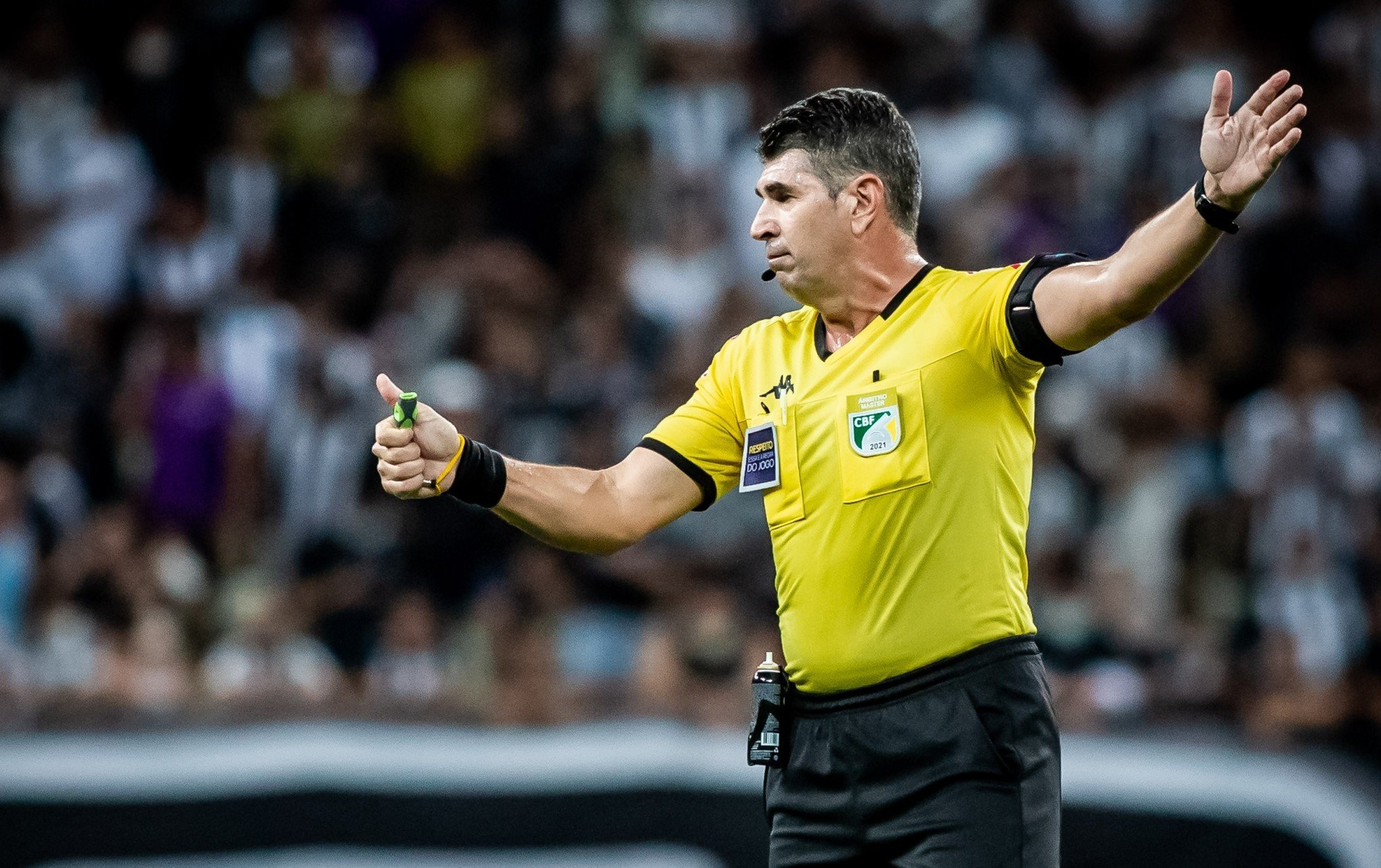 Federação Gaúcha de Futebol confirma arbitragem de fora do RS para o Gre-Nal 446