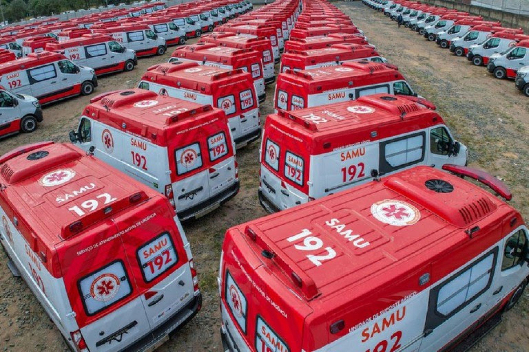 Samu recebe mais de 100 novos veículos no Estado; 10 cidades da região são contempladas