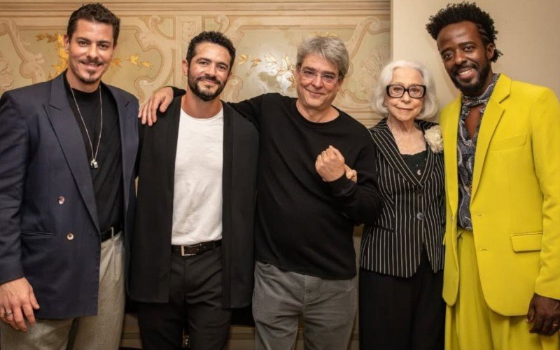 Atores se encontrarem em pré-estreia do filme Vitória (2025), estrelado por Fernanda Montenegro | abc+