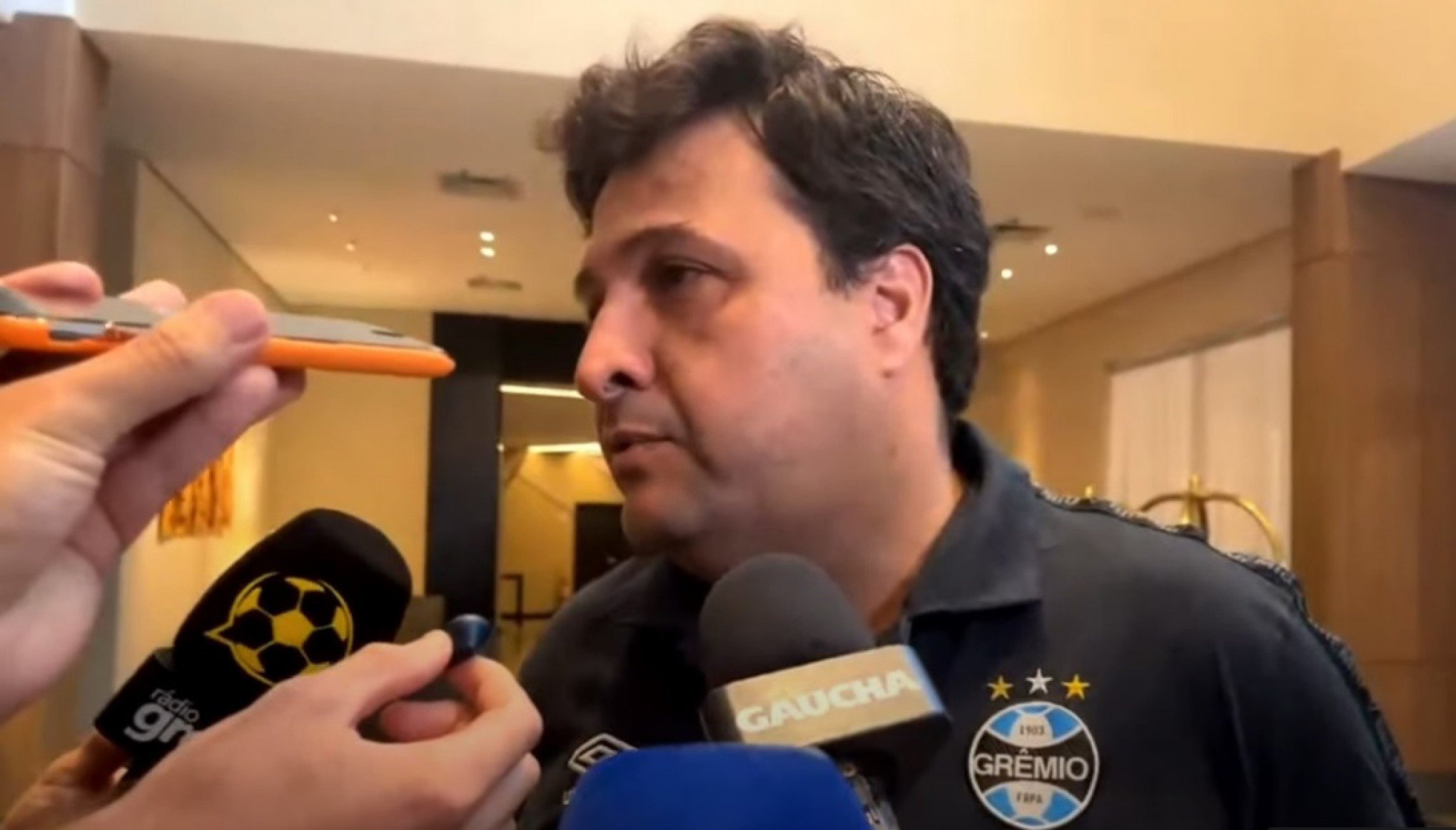 Presidente Alberto Guerra acredita na virada gremista: "Não tem nada terminado"