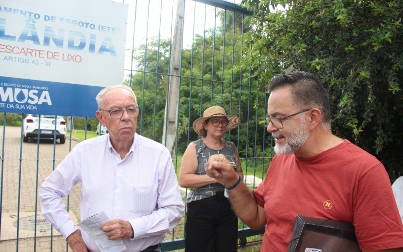 Paulo Kopschina ouve as demandas dos moradores