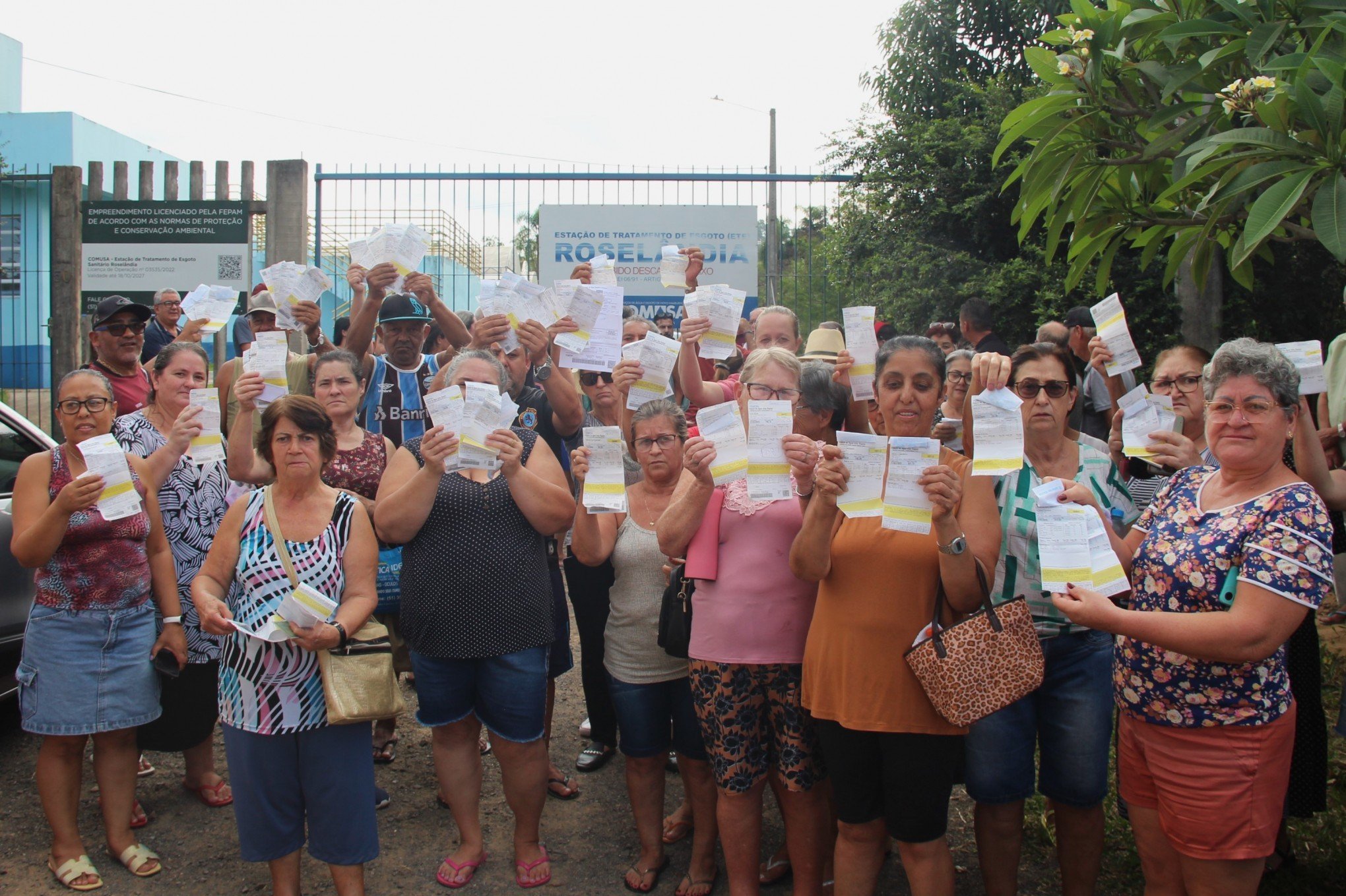 Moradores da Roselândia reclamam e Comusa reconhece falhas na tarifa de água e no esgotamento sanitário