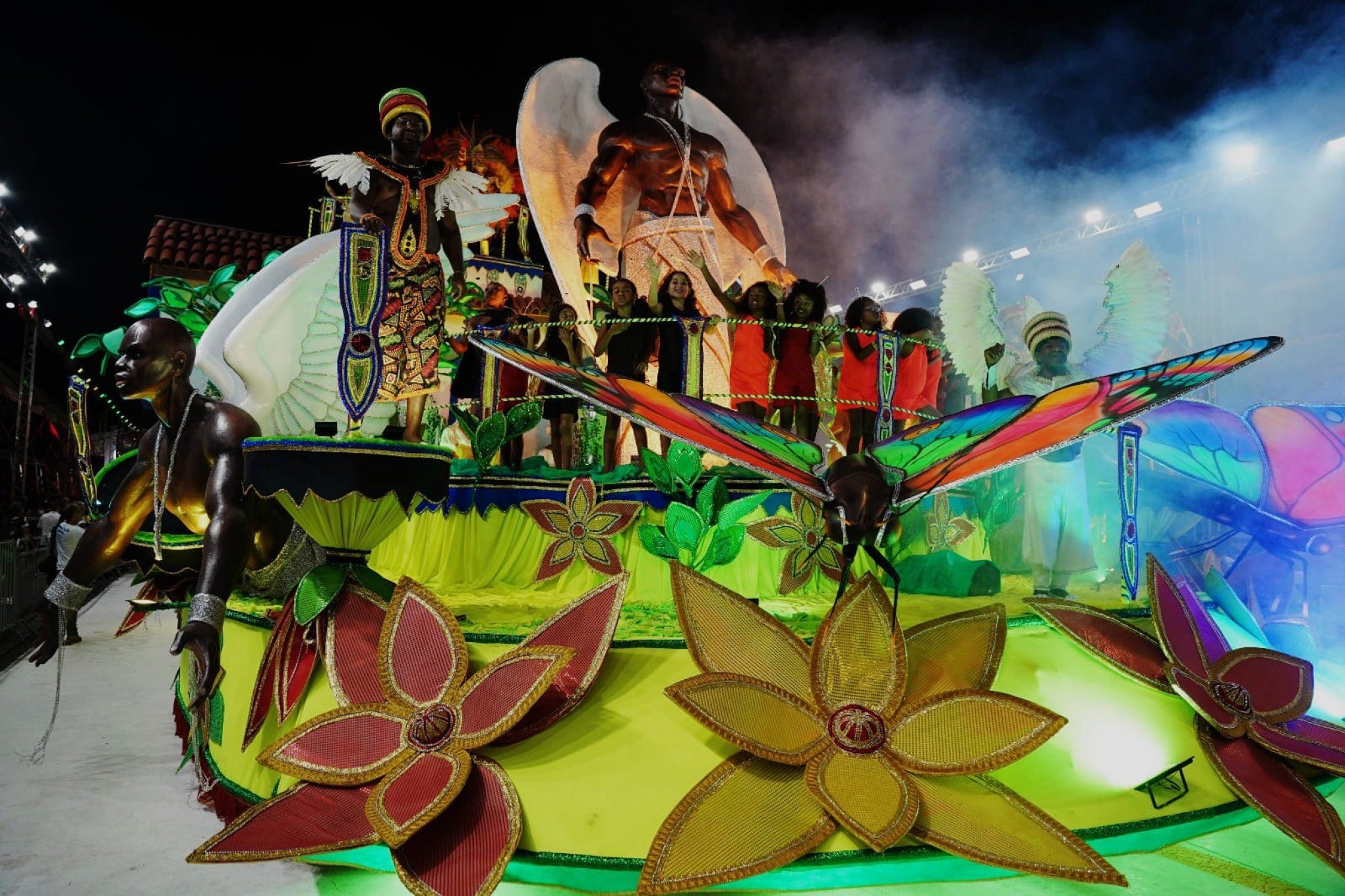 AO VIVO: Acompanhe a apuração dos desfiles do carnaval de Porto Alegre
