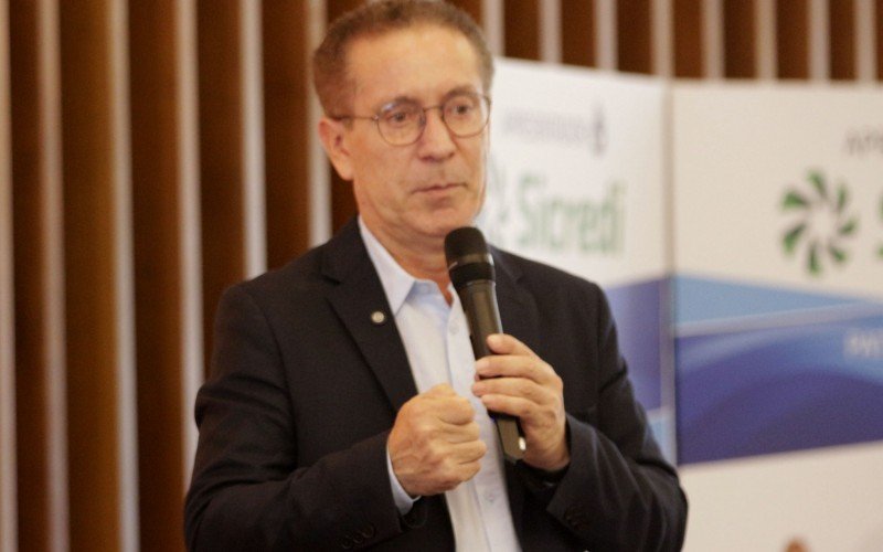 O prefeito Airton Souza (PL) continua na mira da justiça devido à processo por improbidade administrativa