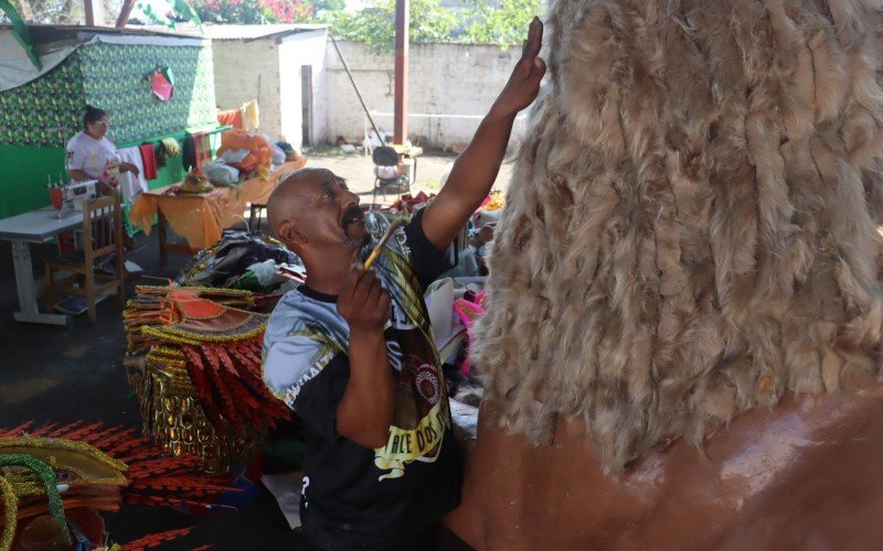 Leões da Feitoria nos últimos preparativos para o carnaval 2025