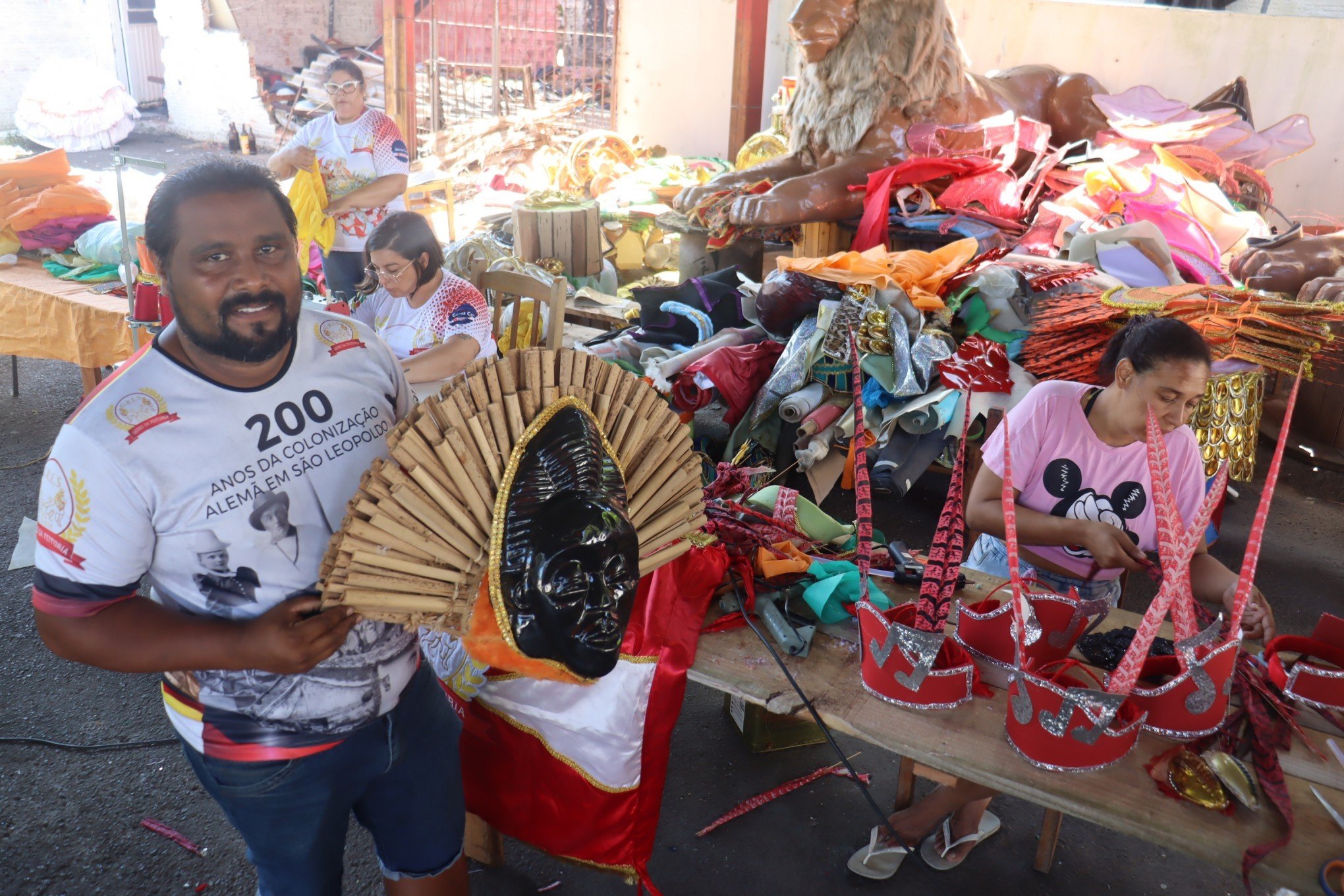 DESFILE EM SÃO LEOPOLDO: Leões da Feitoria vai enaltecer a força da mulher na avenida