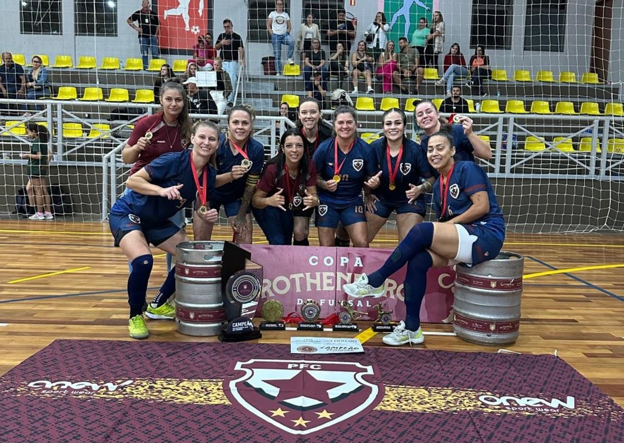 Time de futsal feminino de Portão conquista dois títulos em 24 horas