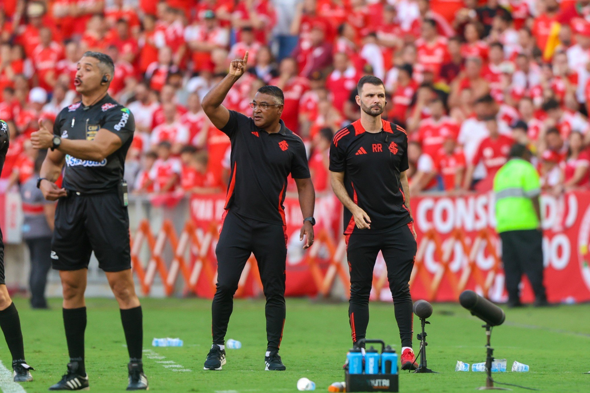 Roger Machado avalia grupo do Inter na Libertadores