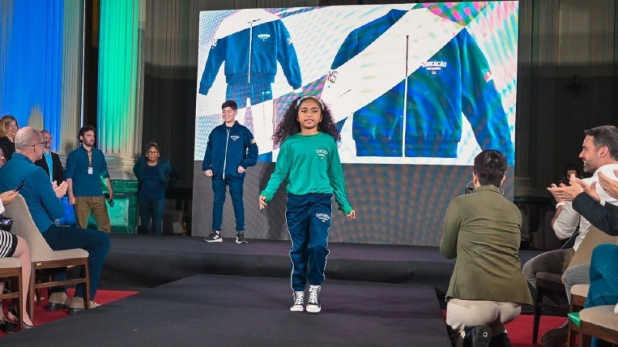 Uniformes escolares da rede estadual devem ser entregues até o final de março